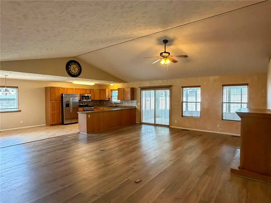1364 Hampshire Circle, Mountain Home, AR 72653 - #2
