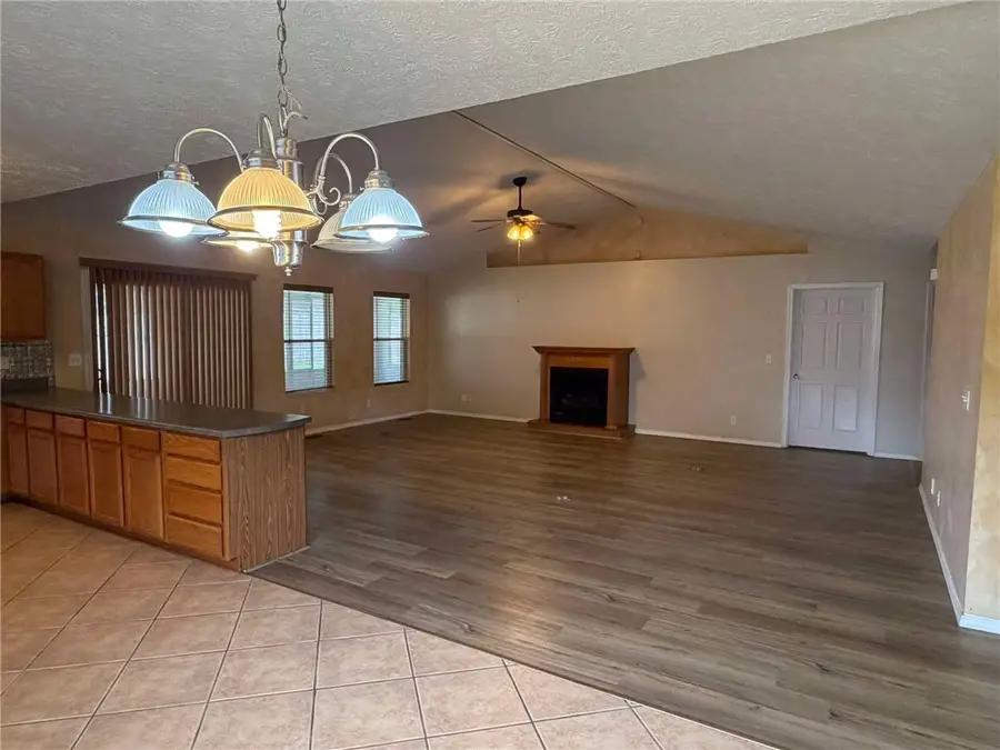 1364 Hampshire Circle, Mountain Home, AR 72653 - #3