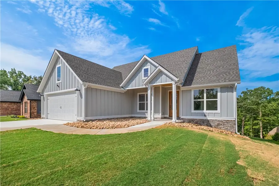 32 S Cheshnut Drive, Bella Vista, AR 72714 - #2