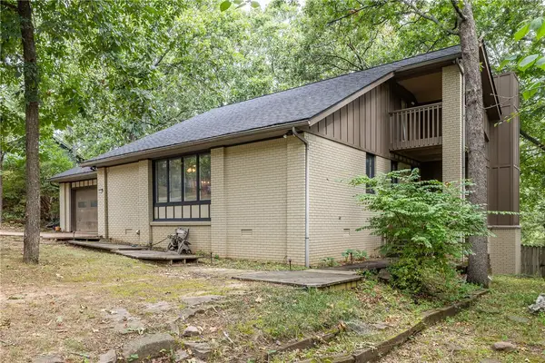 1168 E Oaks Manor Drive, Fayetteville, AR 72703