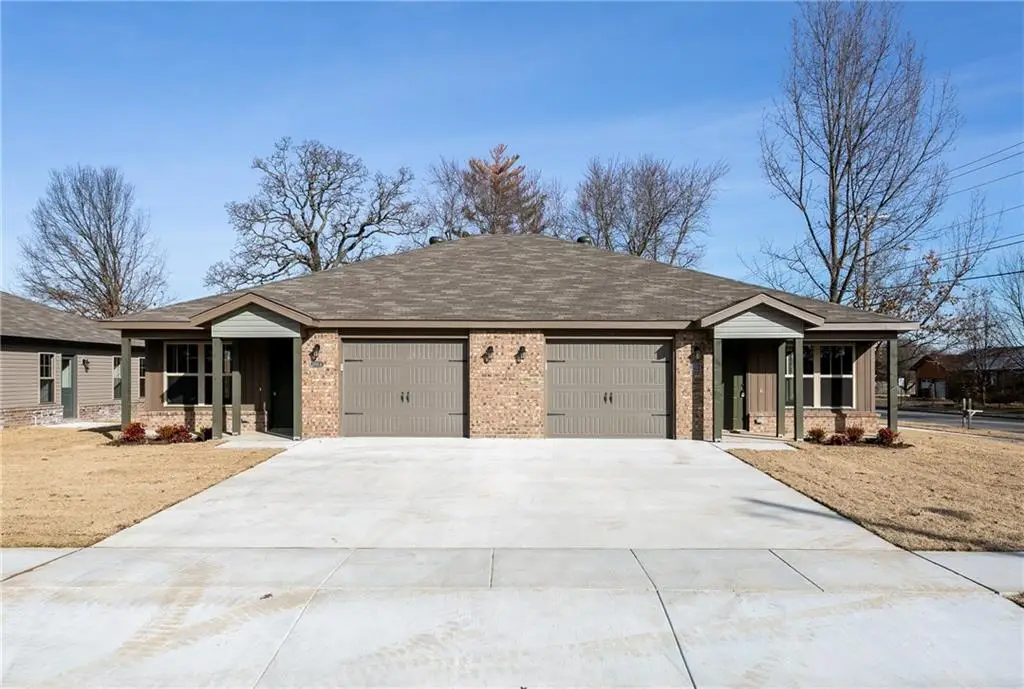 1743 E Central Street, Siloam Springs, AR 72761 - #1