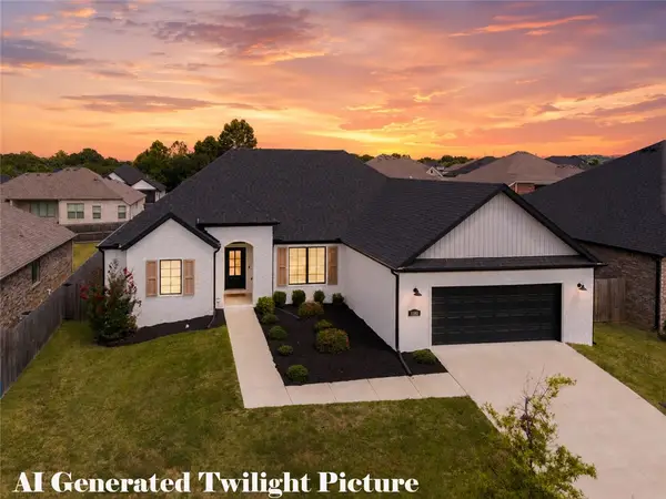 1592 N Quincy Avenue, Fayetteville, AR 72704