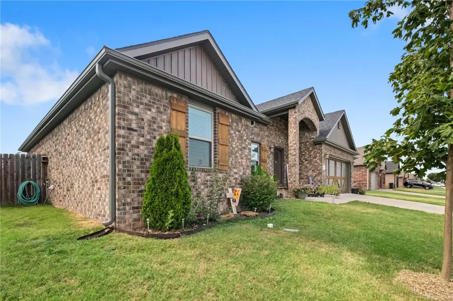 421 Captain Hopkins Street, Prairie Grove, AR 72753 - #2