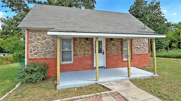 221 C Street, Rogers, AR 72756