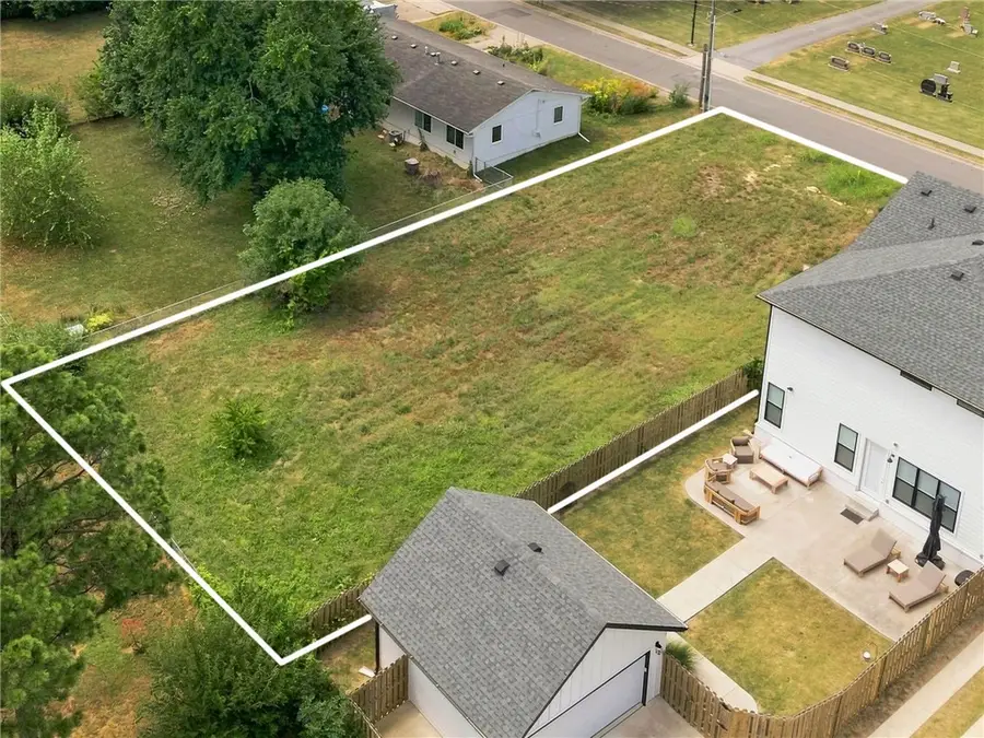 215 SW F Street, Bentonville, AR 72712 - #3