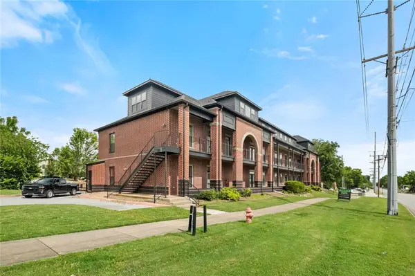 1115 Leverett Avenue #203, Fayetteville, AR 72703