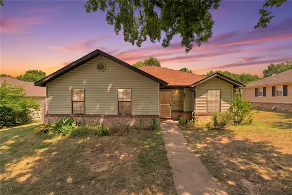 5664 W Legacy Street, Fayetteville, AR 72704