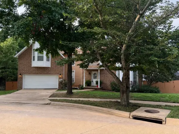 1689 N Stardust Lane, Fayetteville, AR 72701