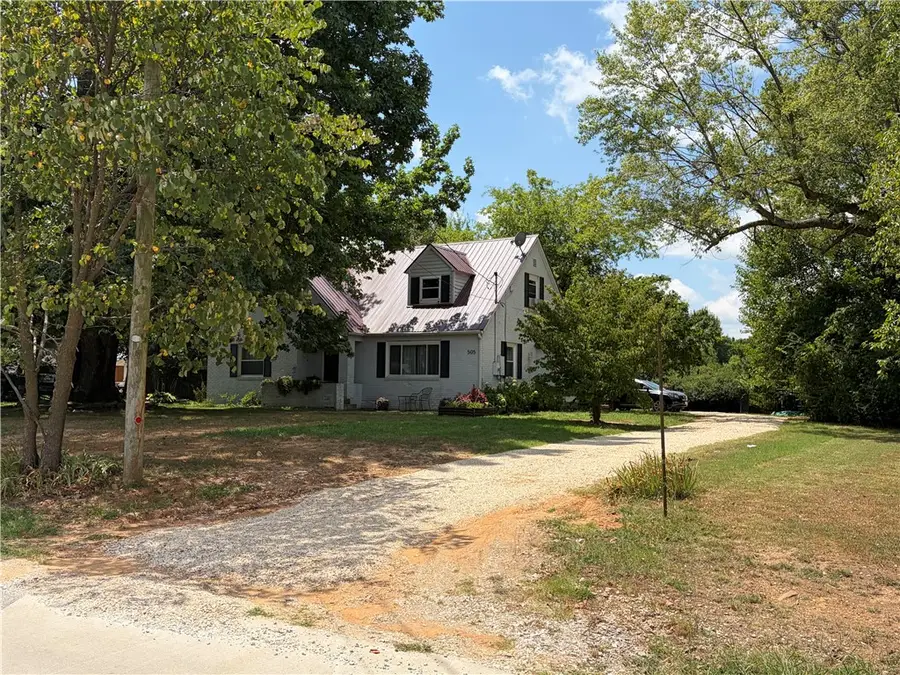 505 West Avenue, Lincoln, AR 72744 - #2