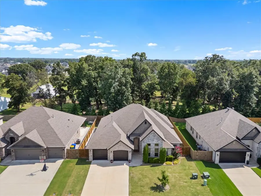 6006 W Buckeye Drive, Rogers, AR 72758 - #2