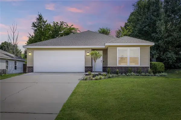 819 Tunbridge Drive, Bentonville, AR 72712