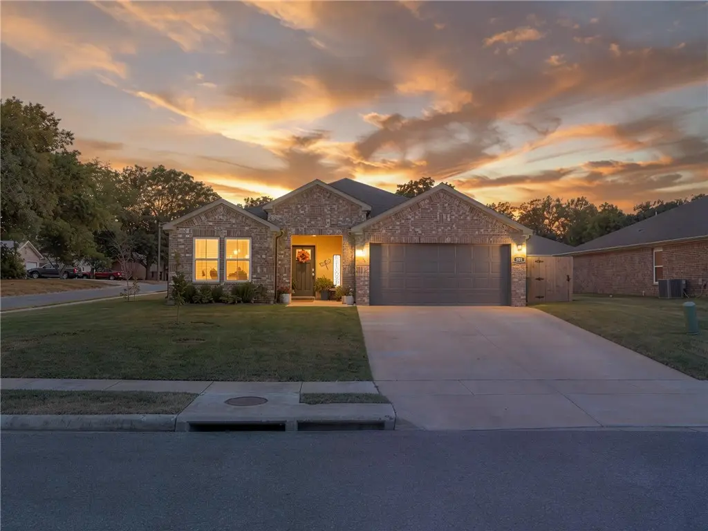 801 Buffalo Avenue, Gentry, AR 72734 - #1