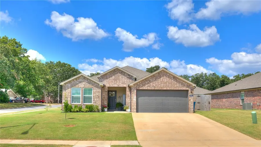 801 Buffalo Avenue, Gentry, AR 72734 - #3