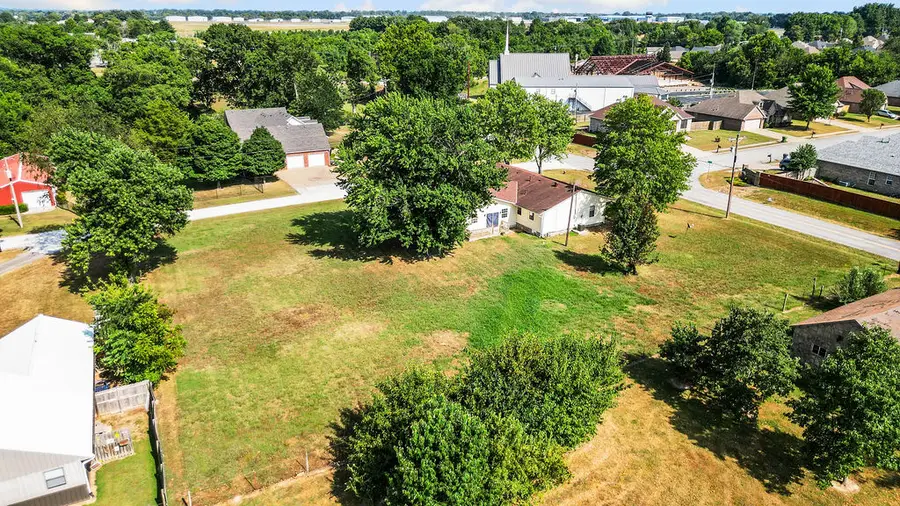 381 Little Flock Drive, Rogers, AR 72756 - #2