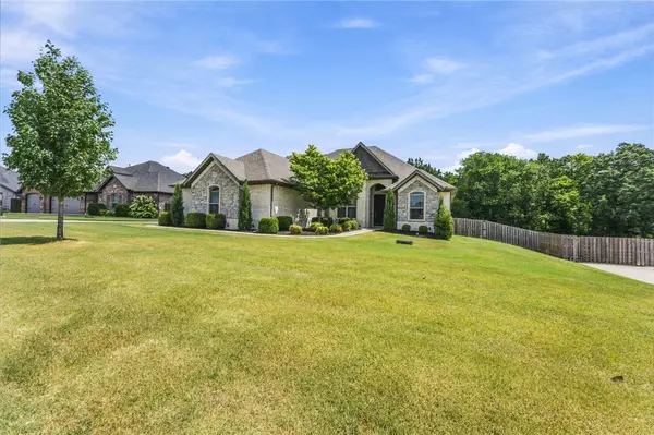 604 Quail Run, Elm Springs, AR 72762