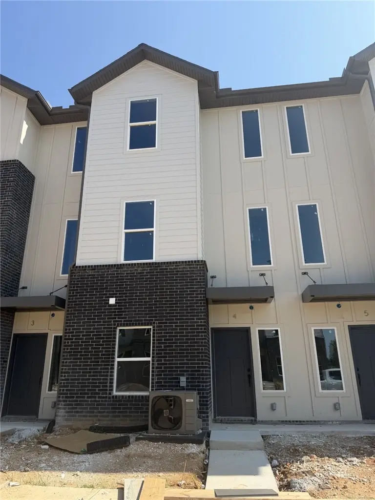 4237 W Sardinia Way #4, Fayetteville, AR 72704 - #2