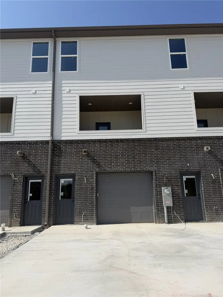 4237 W Sardinia Way #4, Fayetteville, AR 72704 - #3