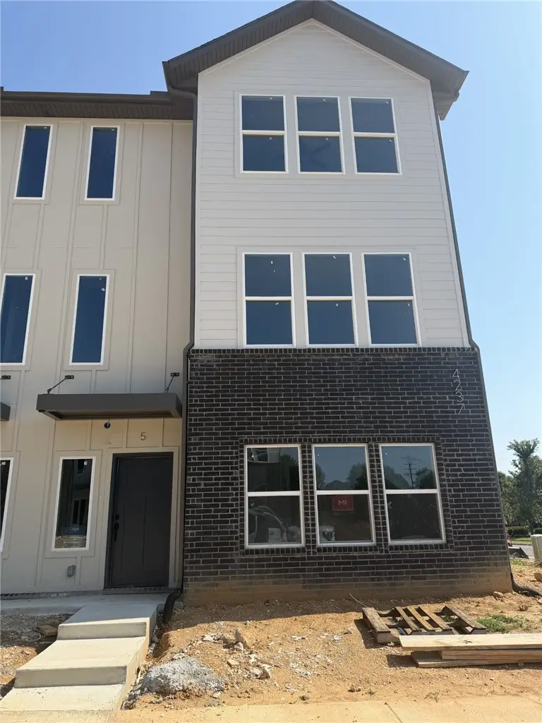 4237 W Sardinia Way #5, Fayetteville, AR 72704 - #2