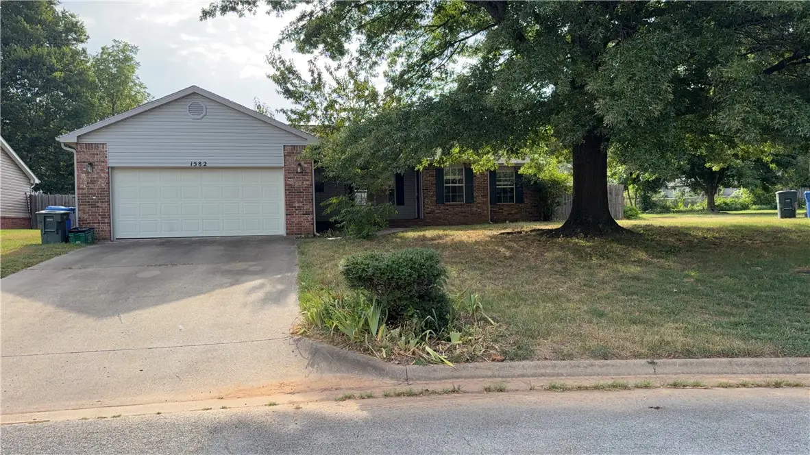 1582 N Stable Avenue, Fayetteville, AR 72703 - #1