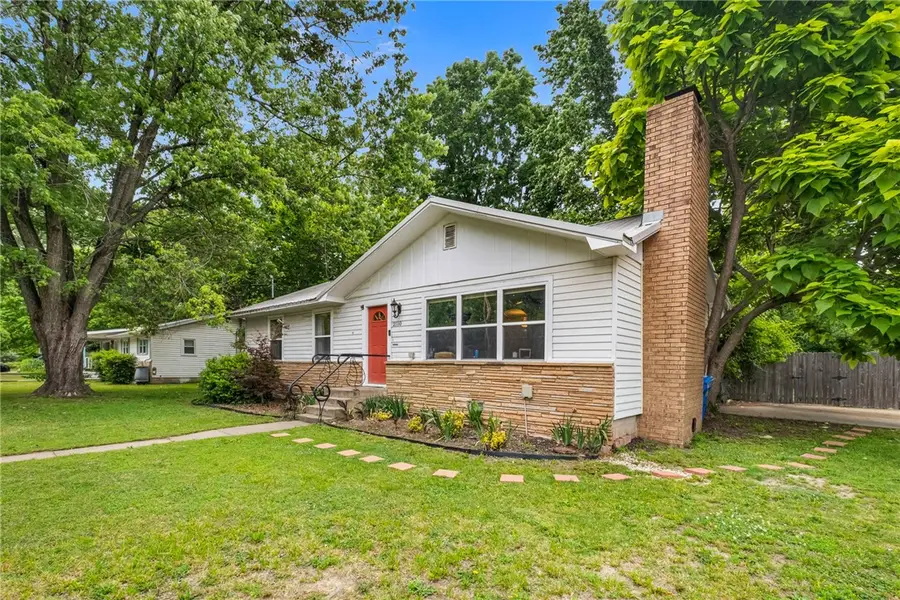2110 W Holly Street, Fayetteville, AR 72703 - #2