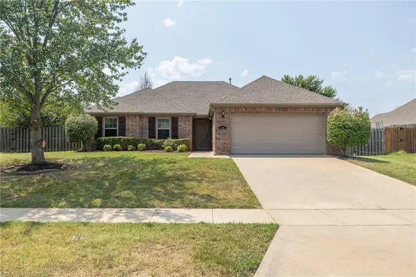 1541 N Corsica Drive, Fayetteville, AR 72704