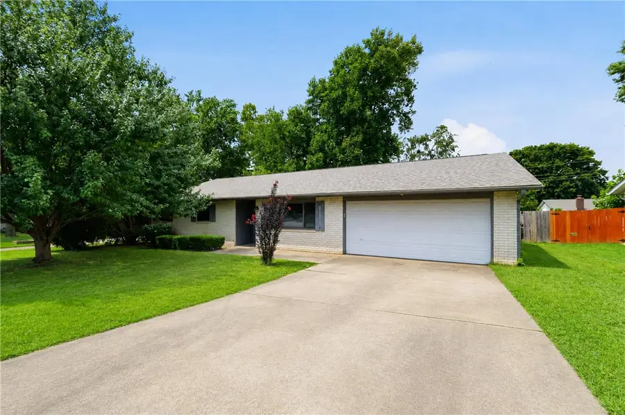 406 Eastgate Street, Springdale, AR 72762 - #2