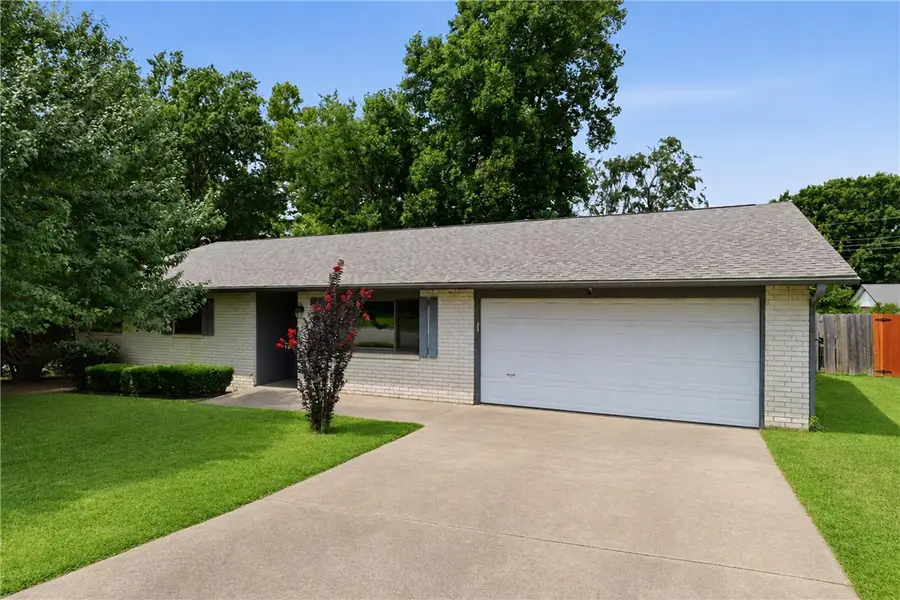 406 Eastgate Street, Springdale, AR 72762 - #3