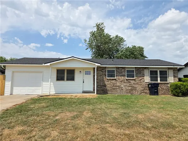 1305 Bishop Drive, Rogers, AR 72756