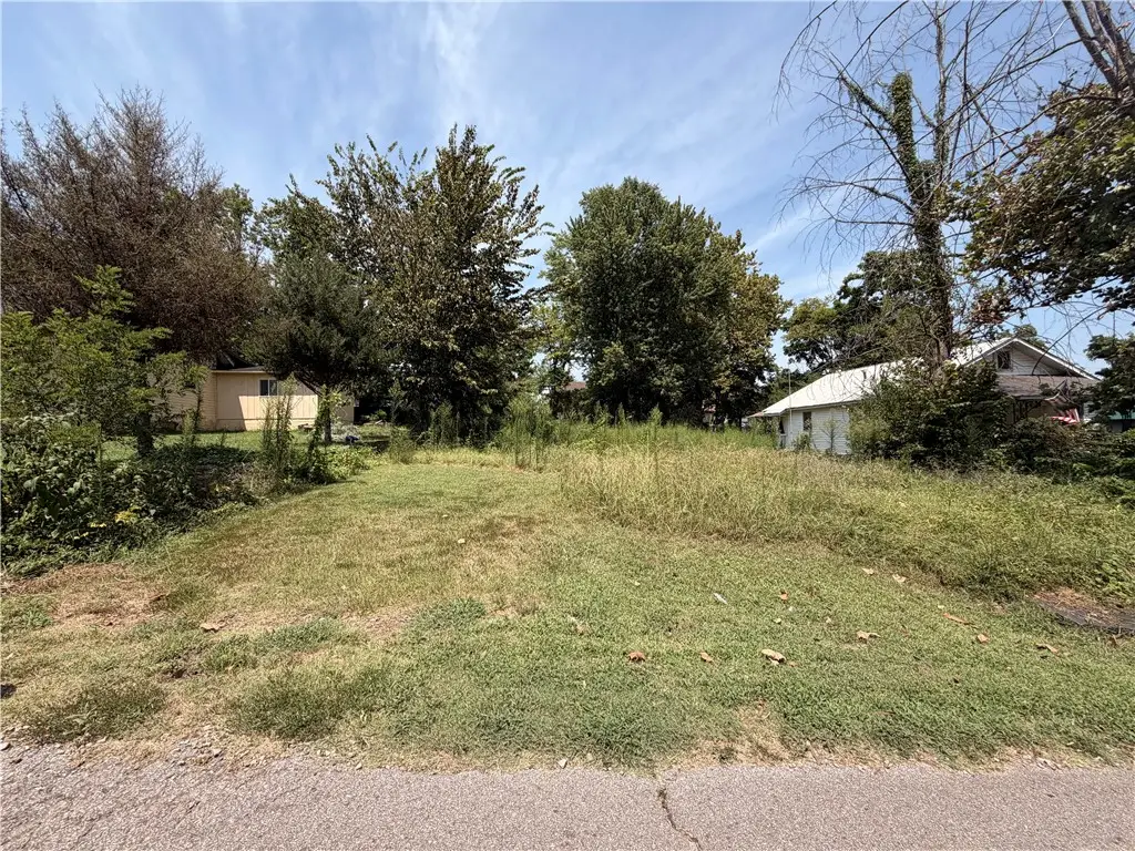1222 W Sevier Street, Clarksville, AR 72830 - #1