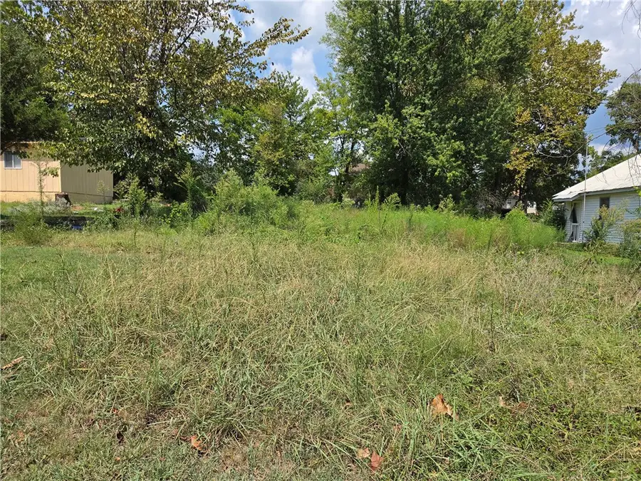 1222 W Sevier Street, Clarksville, AR 72830 - #2