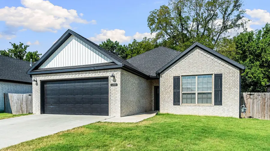 1301 Leslie Street, Centerton, AR 72713 - #2