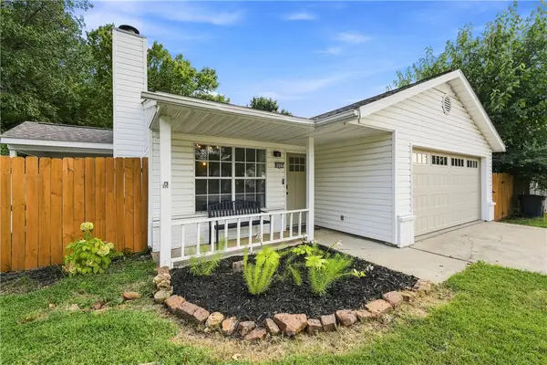 511 E Evergreen Lane, Fayetteville, AR 72703