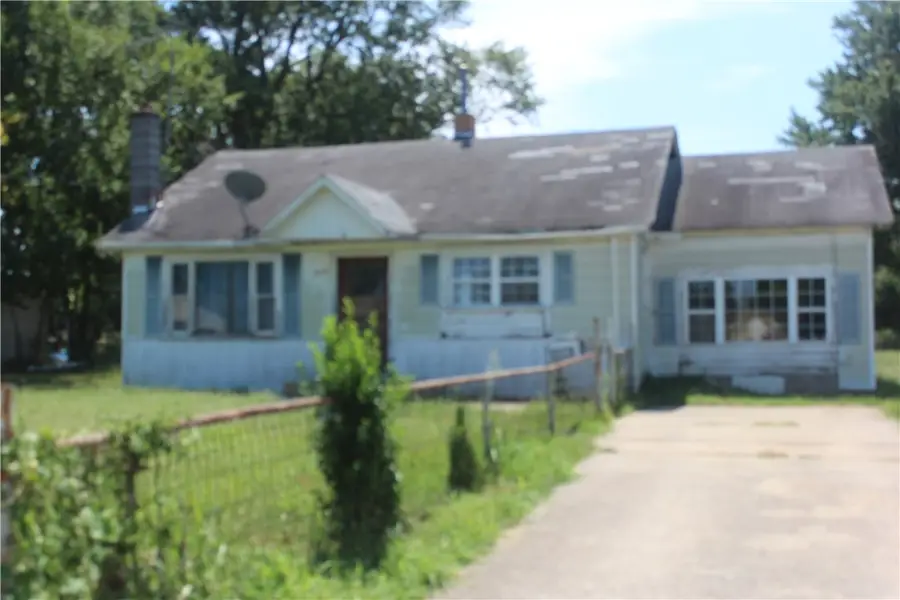 719 Main Street, Gravette, AR 72736 - #2