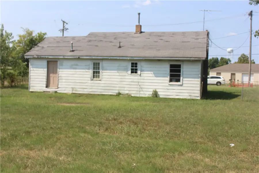 719 Main Street, Gravette, AR 72736 - #3