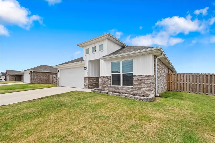 908 S Sparrow Street, Siloam Springs, AR 72761 - #2