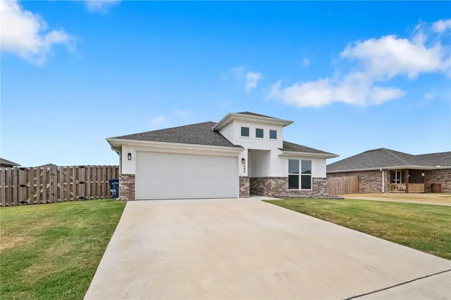 908 S Sparrow Street, Siloam Springs, AR 72761 - #3