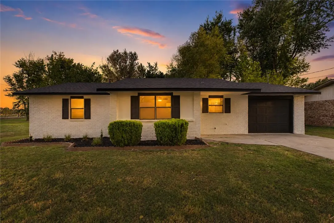 1004 SE 11th Street, Bentonville, AR 72712 - #1