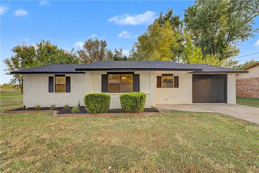 1004 SE 11th Street, Bentonville, AR 72712 - #2