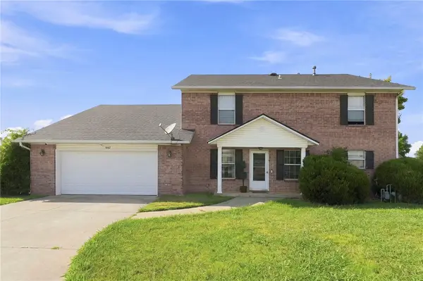 662 N Meadowlands Drive, Fayetteville, AR 72704