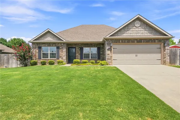5203 W Cross Creek Boulevard, Rogers, AR 72758
