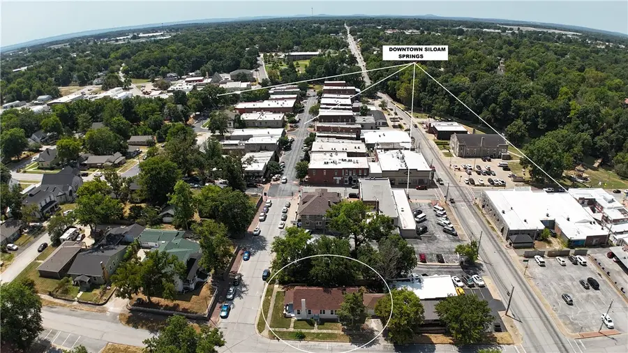214 N Broadway Street, Siloam Springs, AR 72761 - #2