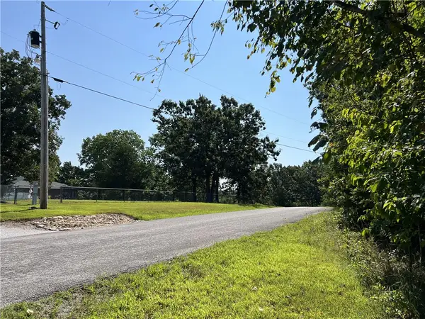 Canterbury Lane, Omaha, AR 72662