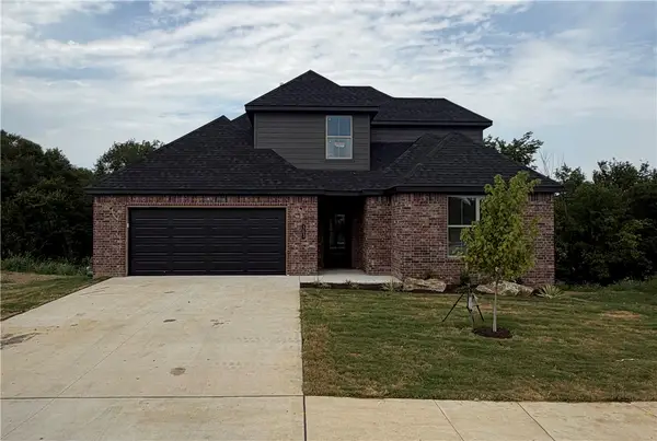 303 W Hondo Street, Siloam Springs, AR 72761
