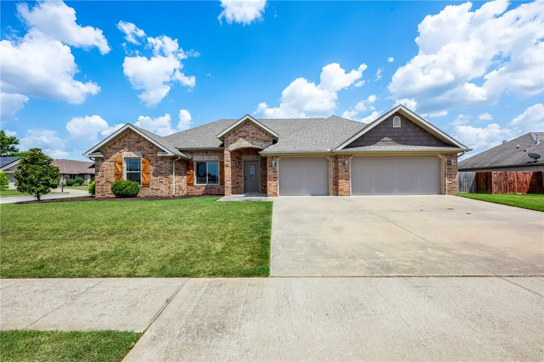 952 Stone Street, Cave Springs, AR 72718 - #1