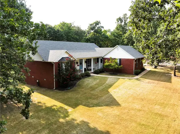 2431 N Toy Drive, Fayetteville, AR 72704