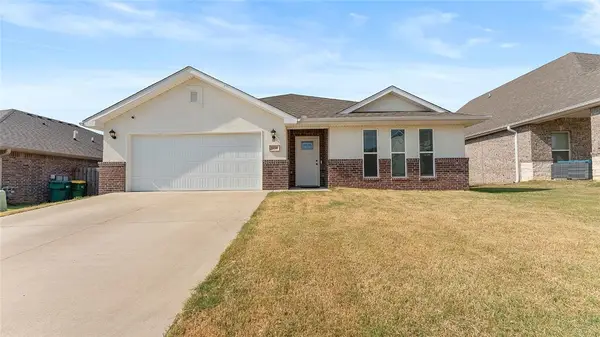2120 Tallgrass Terrace, Centerton, AR 72719