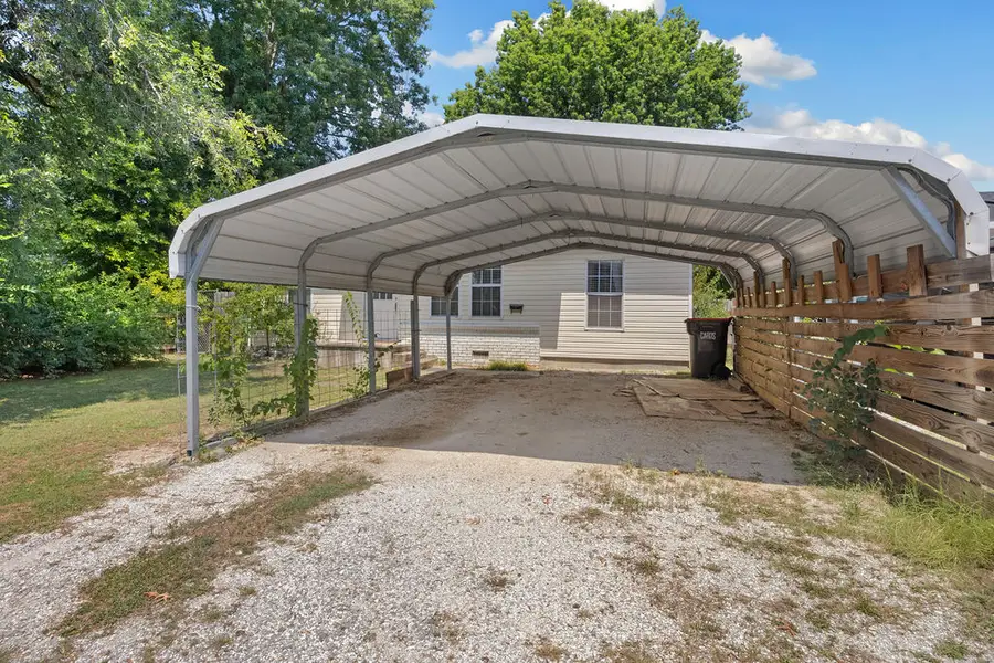 1318 Hembree Avenue, Springdale, AR 72764 - #2