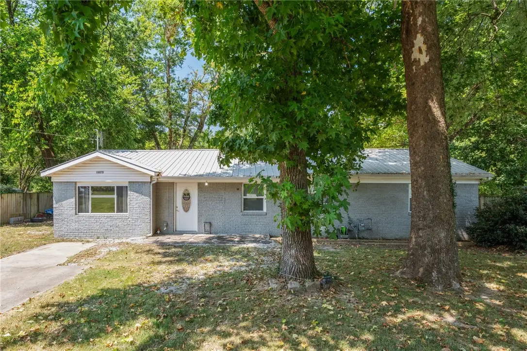 1075 S Baldwin Avenue, Fayetteville, AR 72701 - #1
