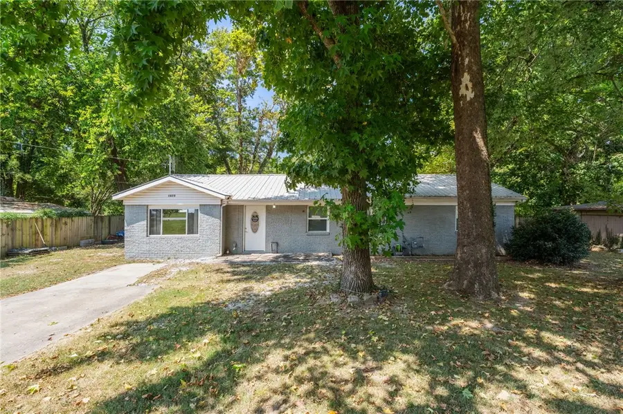 1075 S Baldwin Avenue, Fayetteville, AR 72701 - #3