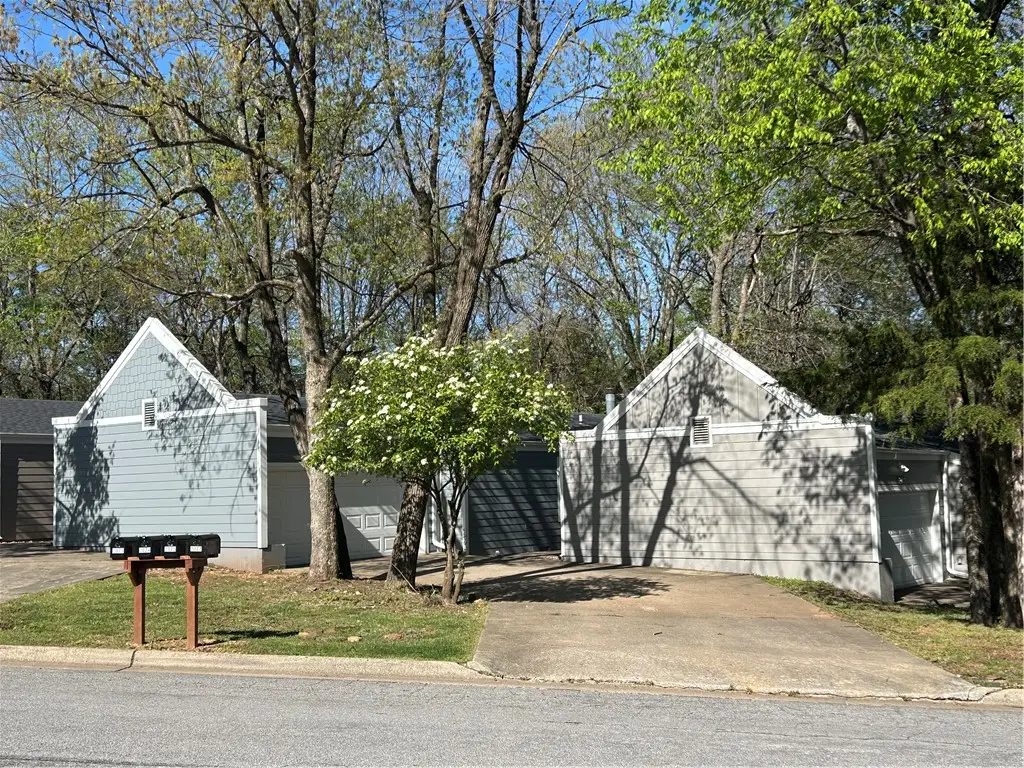 2077 N Kantz Lane, Fayetteville, AR 72703 - #1